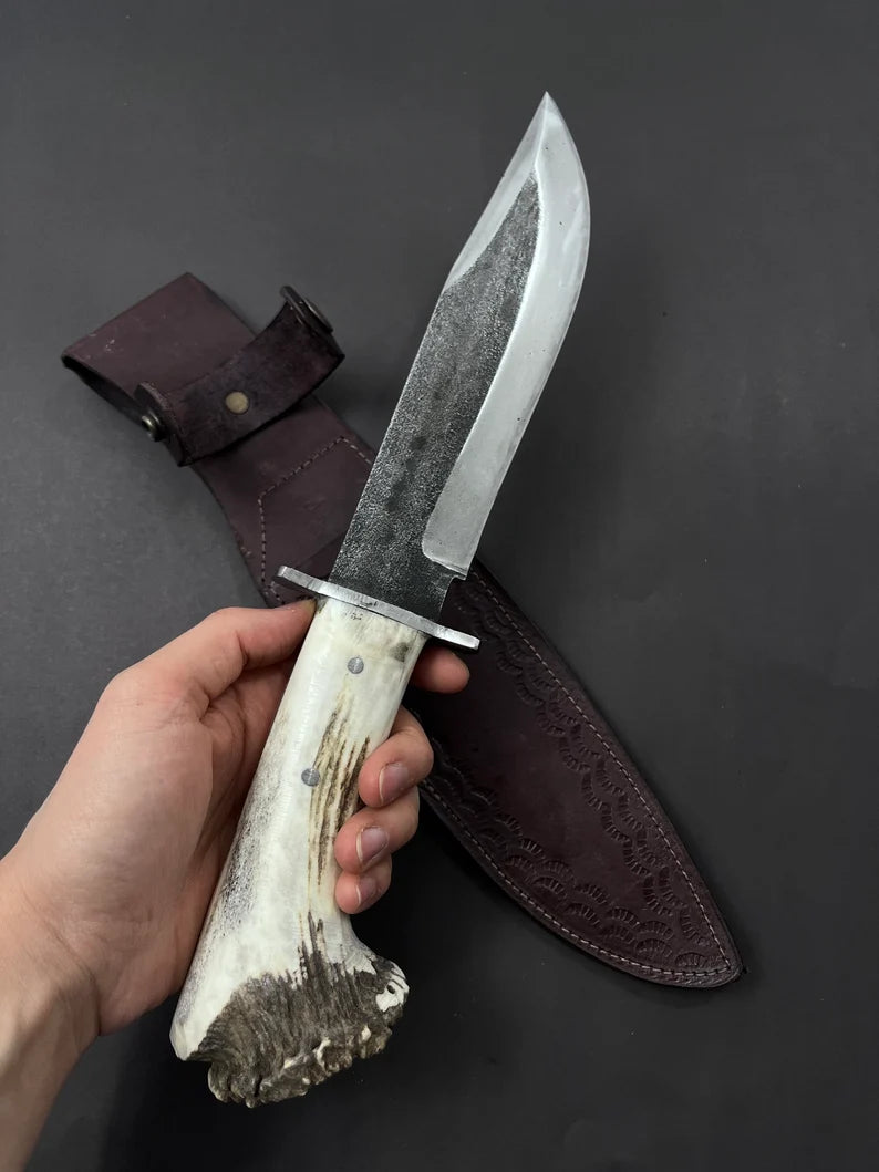 Rankų darbo kaltinio plieno Bowie peilis: elnio rago rankena, odinis makštis